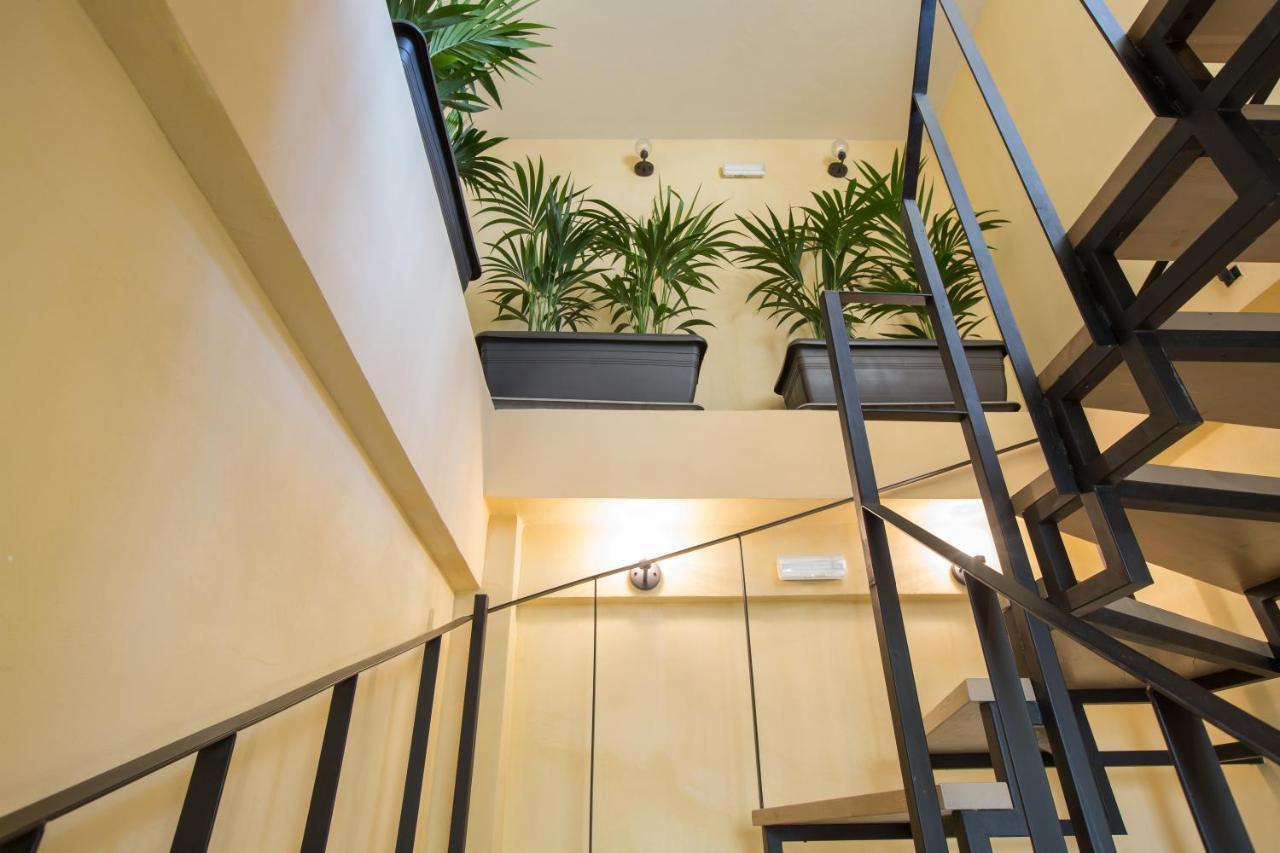 C Suites 罗希姆诺 外观 照片