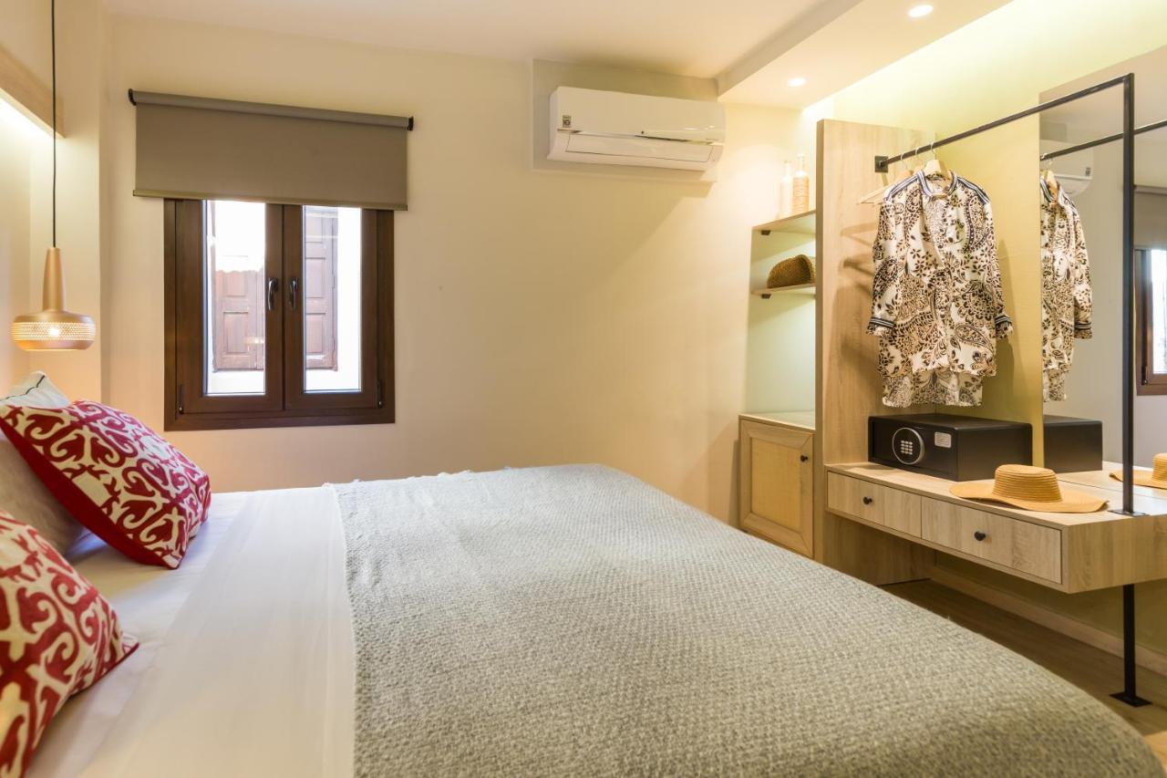 C Suites 罗希姆诺 外观 照片