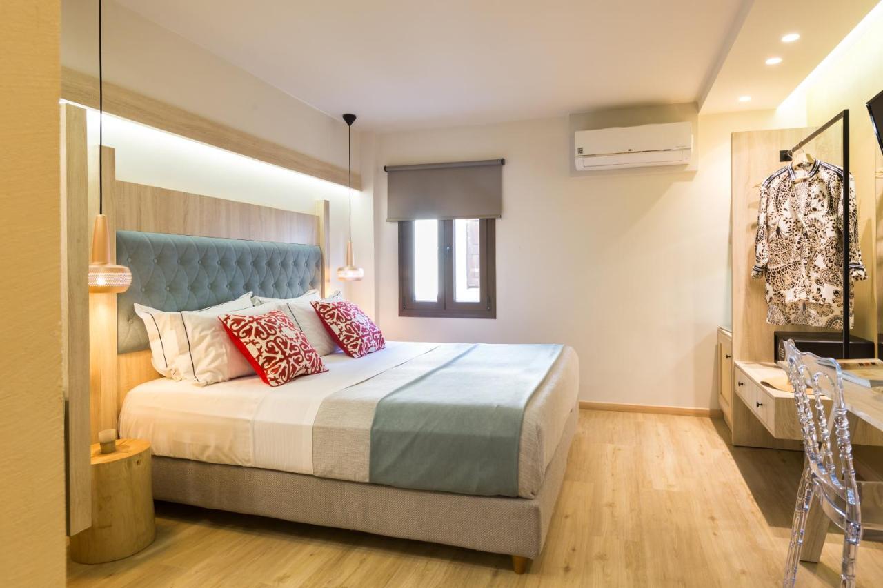 C Suites 罗希姆诺 外观 照片