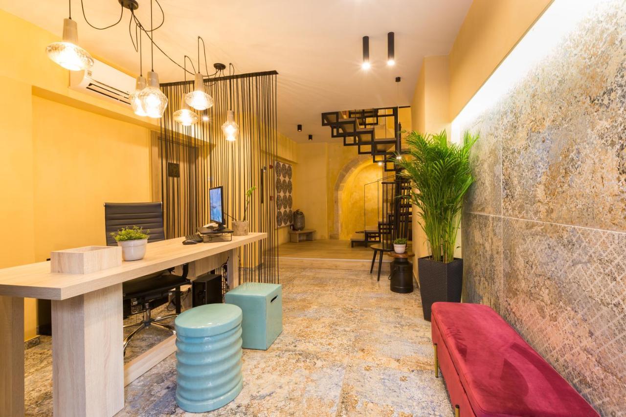 C Suites 罗希姆诺 外观 照片