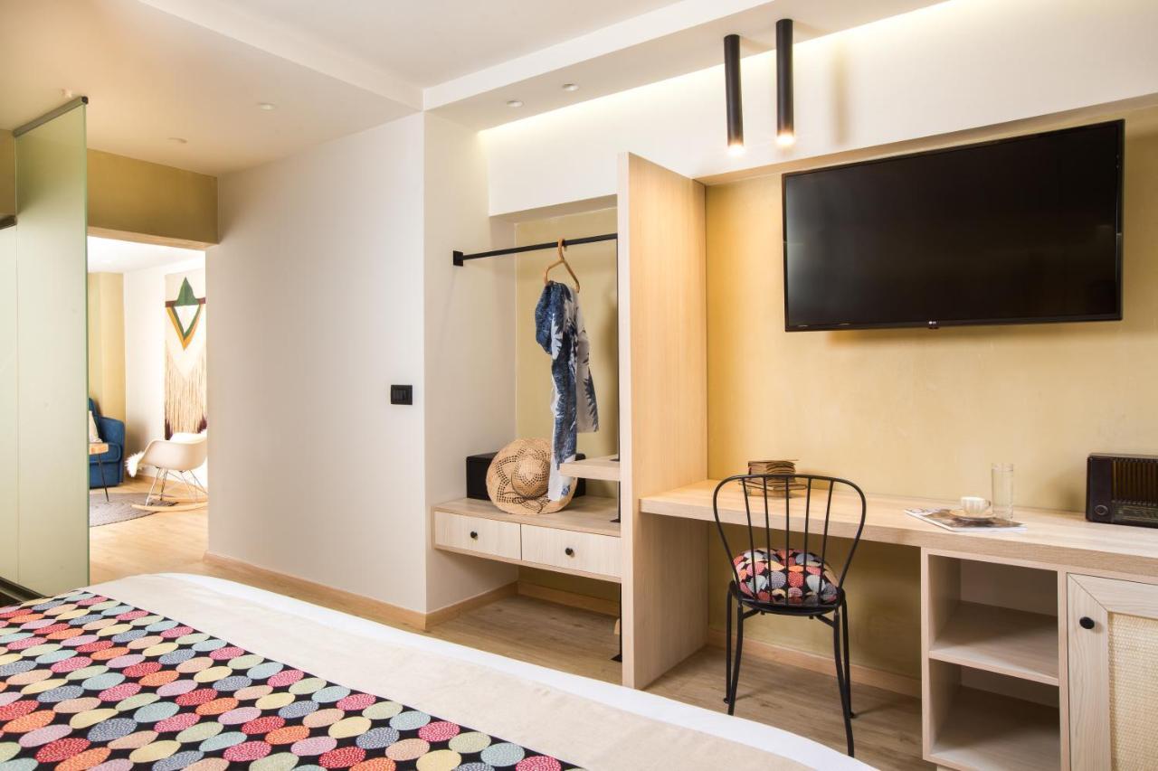 C Suites 罗希姆诺 外观 照片